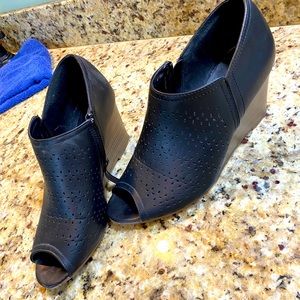 Journee Collectikn wedge, open toe booties.